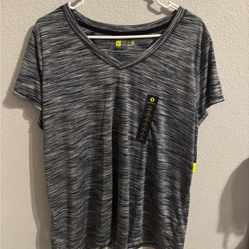 Xersion women workout tops (2 shirts)